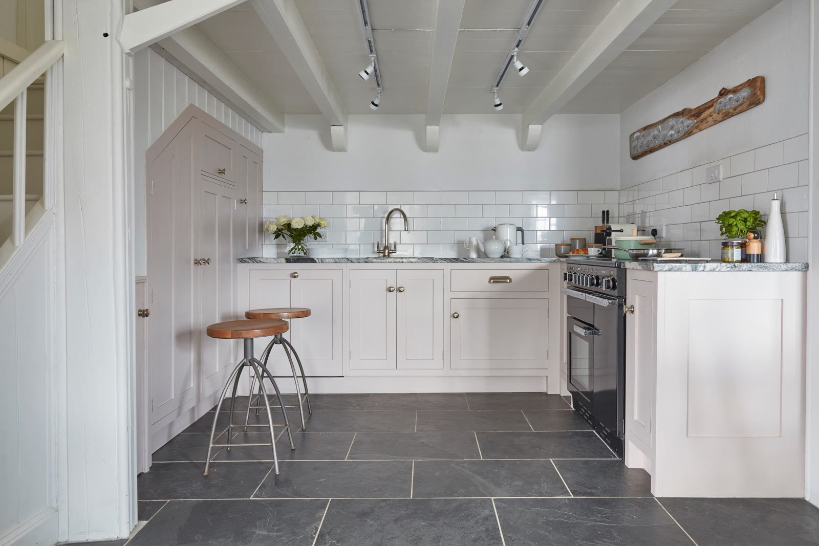 this luxury holiday cottage in mousehole has amazing kitchen